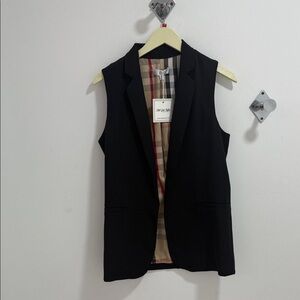 Classic Black Sleeveless Blazer